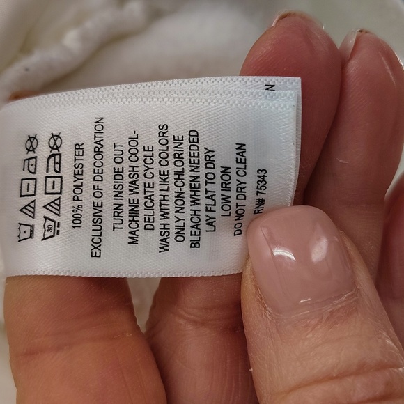 Telluride Clothing Co. pullover top ivory white large pockets and thumb holes - Picture 7 of 7